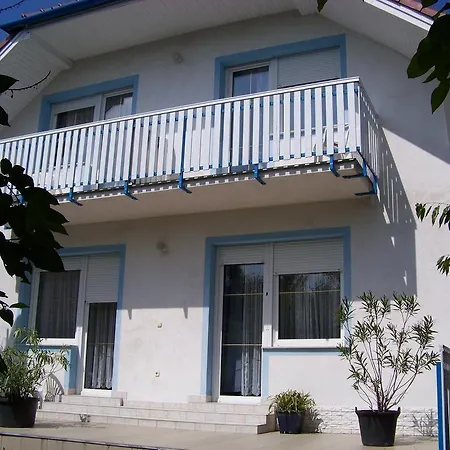 アパート Napfeny Apartman Bük