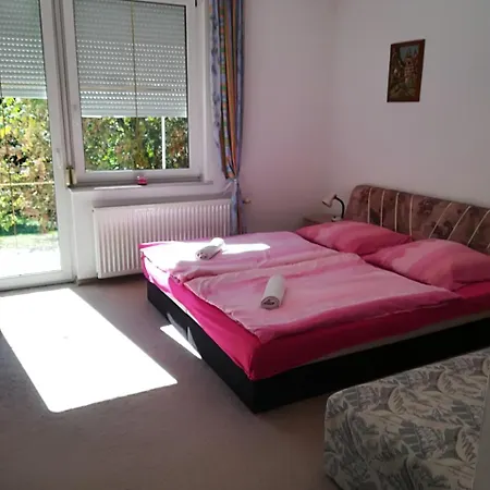 Napfeny Apartman *